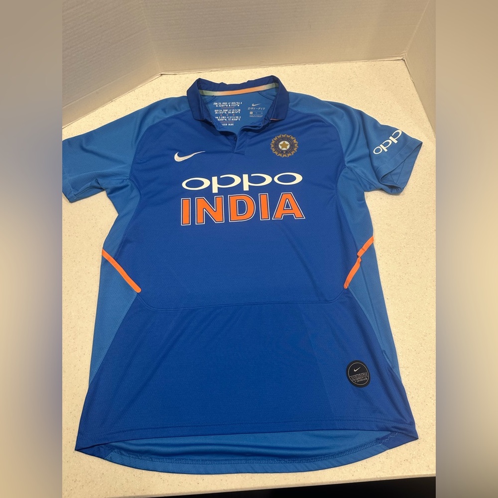 COPY - Nike Dri-Fit Oppo ~2018 India home cricket jersey. Men’s Size X-Large.